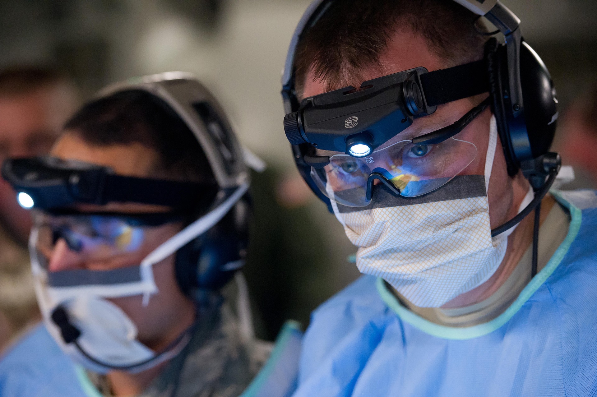 doctors operating